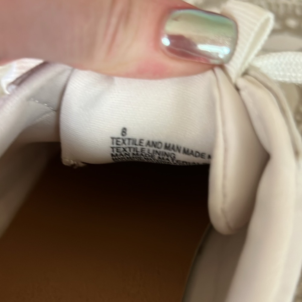 Universal Thread Tennis shoes - Picture 7 of 10